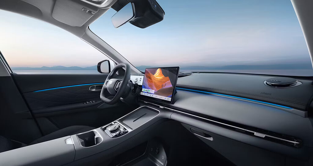 Geely раскрывает комплектации гибридного кроссовера Geely EX5 EM-i для российского рынка